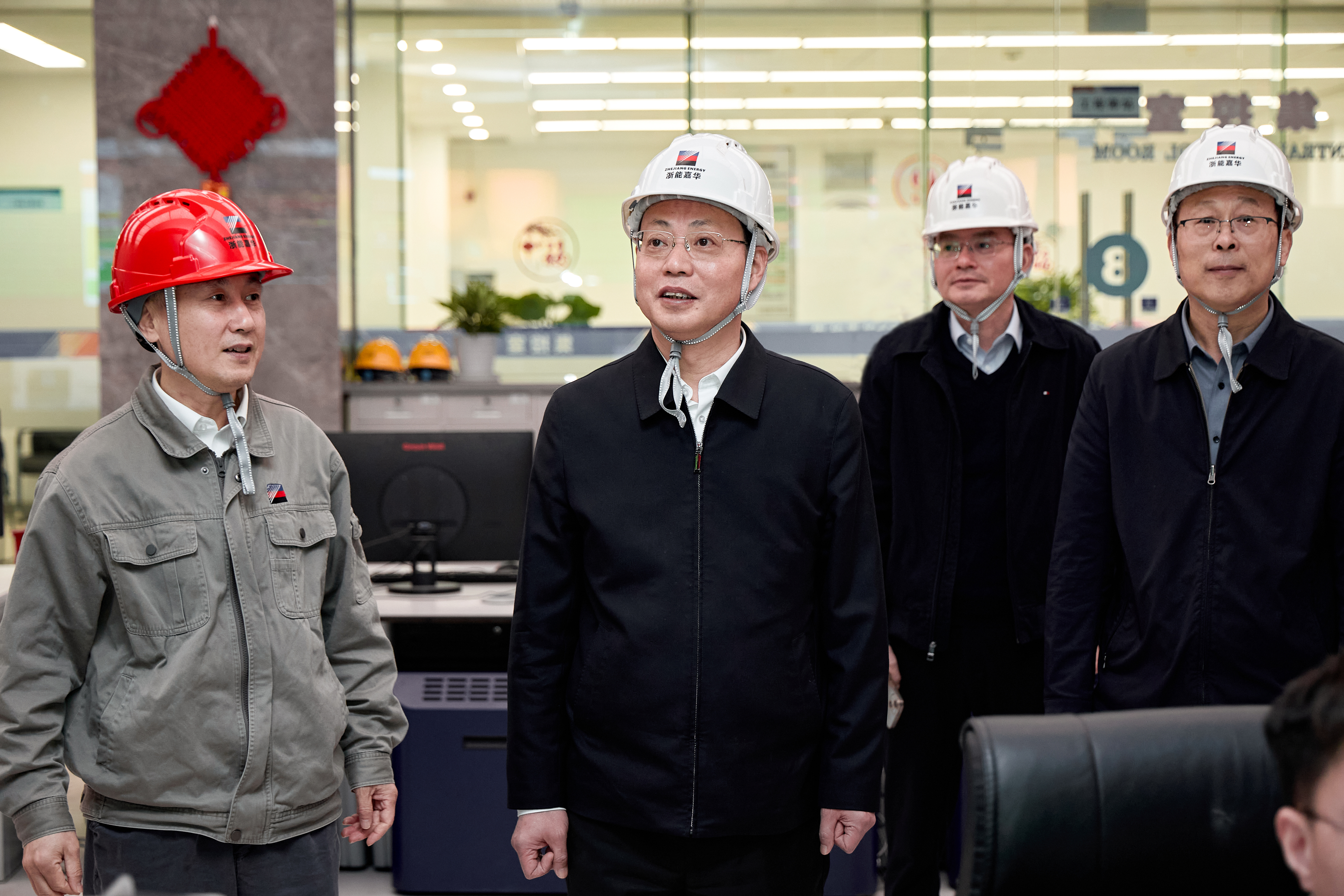 劉盛輝赴浙能嘉華開展節(jié)前安全檢查和重大項目建設(shè)工作調(diào)研